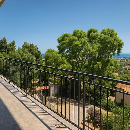 Villa Rock & Sea View M